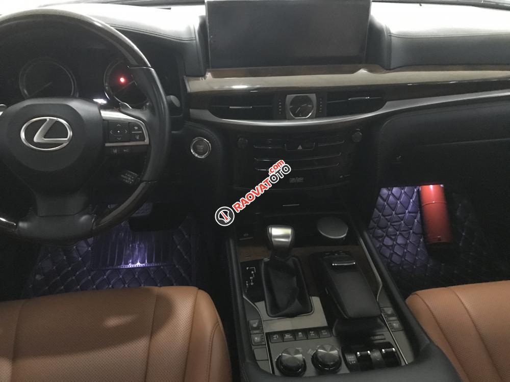 Bán Lexus LX570 sản xuất và đăng ký 2016, xe full options, đi 5000km như mới tinh-7