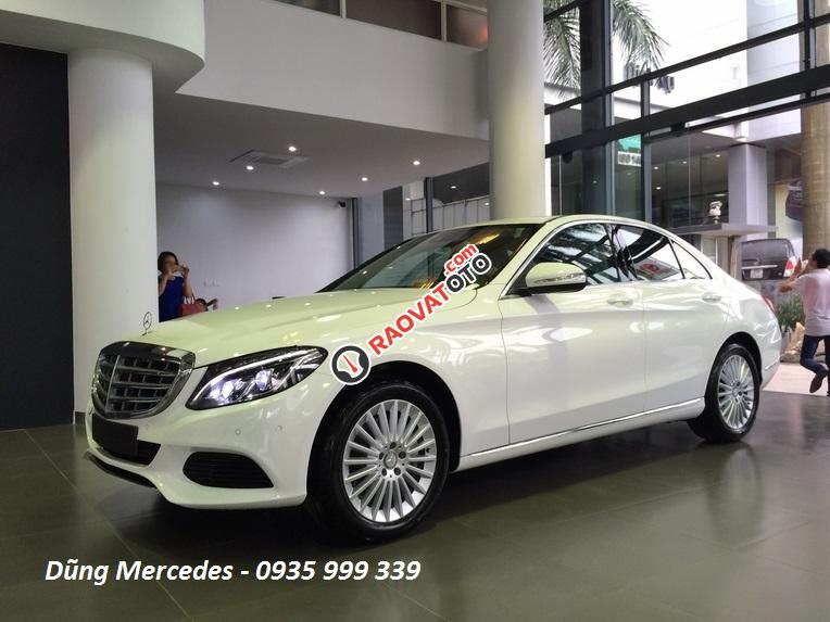 Mercedes C250 màu trắng tinh khôi giao xe ngay-1