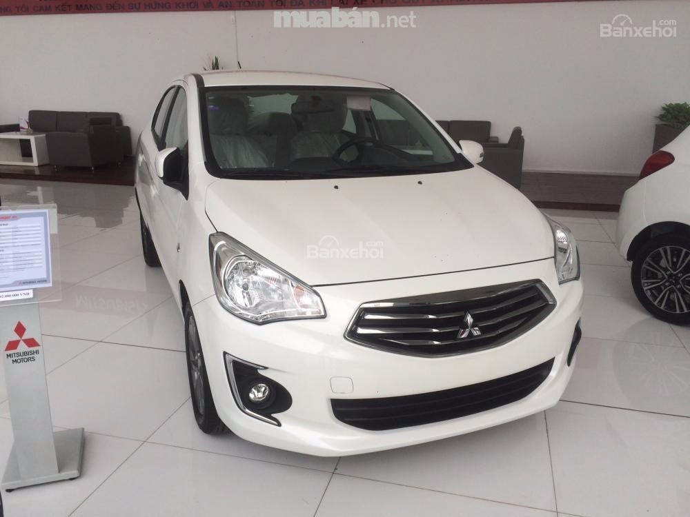 Bán Mitsubishi Attrage đời 2017, màu trắng, nhập khẩu  -0