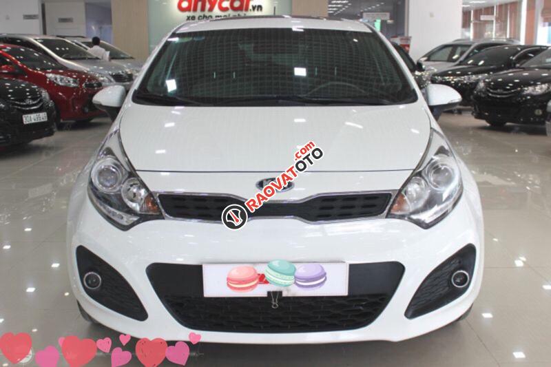 Cần bán Kia Rio màu trắng, SX 2013, số tự động-0