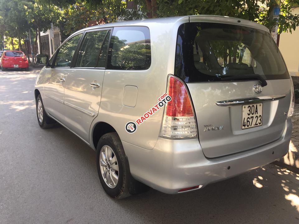 Bán Toyota Innova 2.0 G đời 2010, màu bạc chính chủ xe gia đình-6