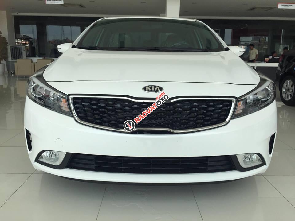 Kia Cerato 1.6 MT 2018 giá tốt nhất thị trường, 530tr đủ tất cả các màu, liên hệ để có thể hỗ trợ thêm mâm 17-0