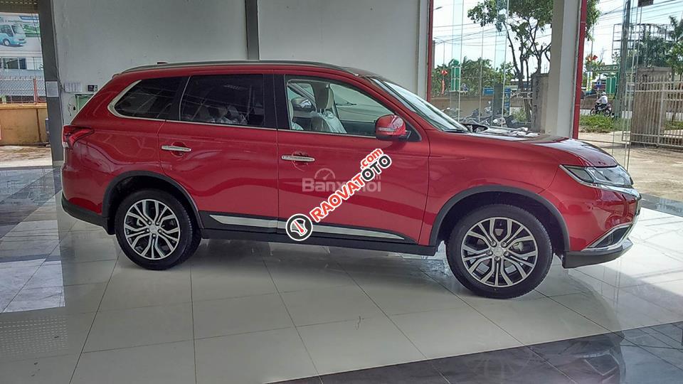 Bán xe Mitsubishi Outlander 2.0 CVT, 7 chỗ, giá rẻ nhất tại Quảng Bình - LH 0911 82 1516-4