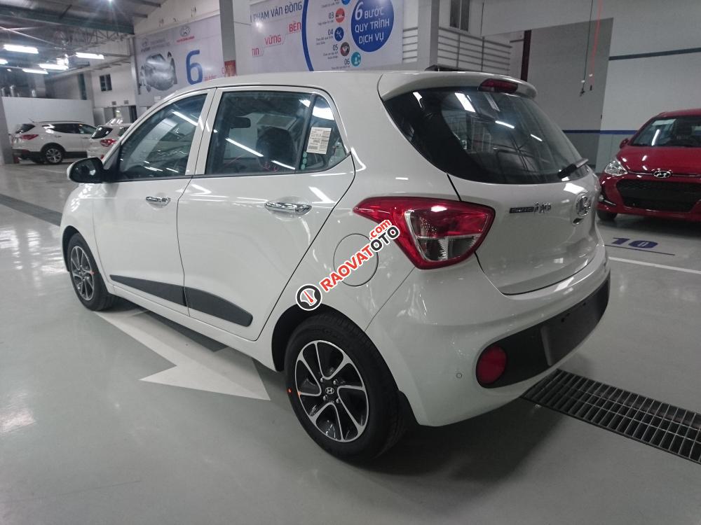 Bán xe Hyundai Grand i10 nhập khẩu SX 2018 màu trắng, các phiên bản, giá tốt nhất. LH 090.467.5566-7