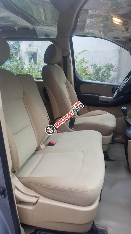 Bán ô tô Hyundai Starex 9 chỗ, đời 2011, máy dầu, màu bạc, số sàn, phiên bản cao cấp có ghế xoay, Xe mới 95%-9