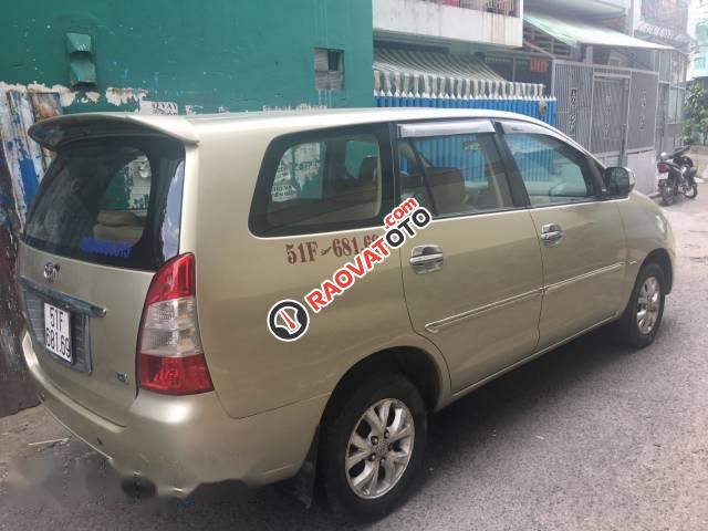 Bán lại xe Toyota Innova G đời 2006, màu bạc, giá 335tr-2