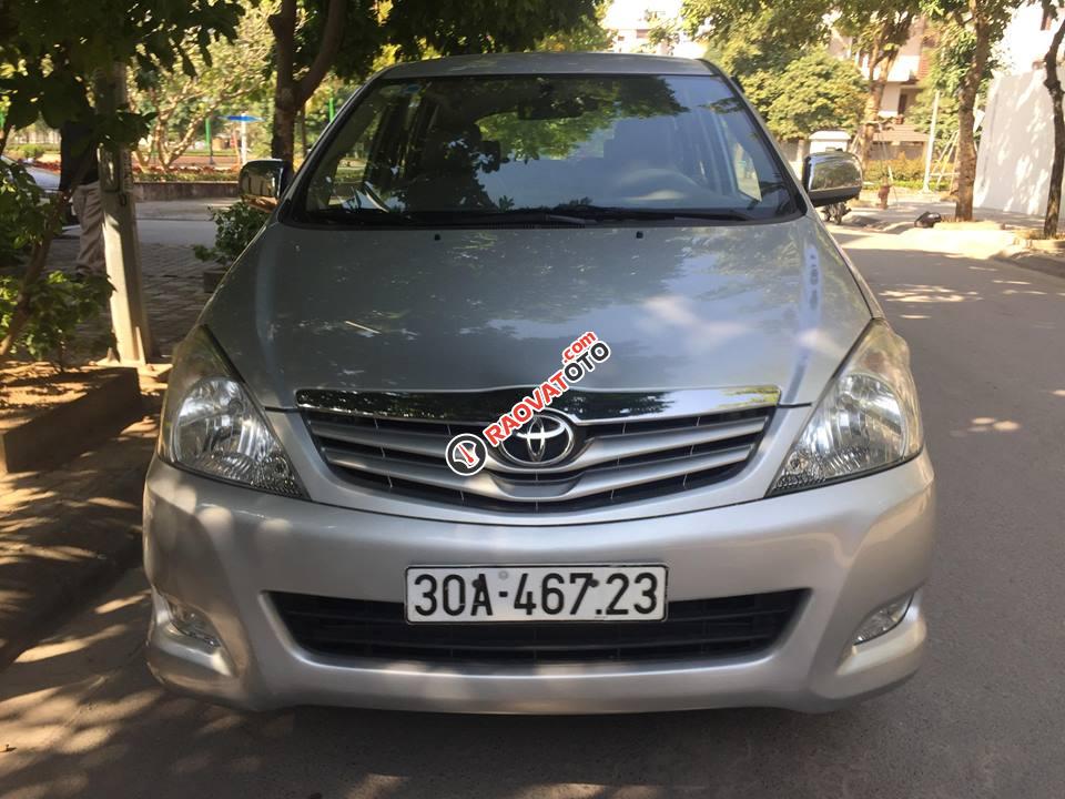 Bán Toyota Innova 2.0 G đời 2010, màu bạc chính chủ xe gia đình-4