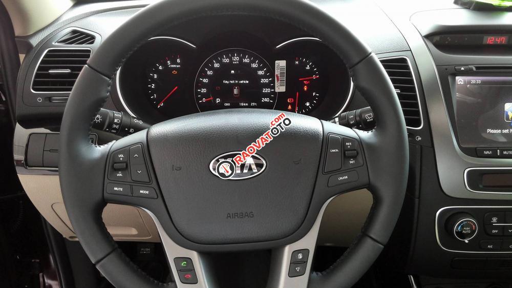 Cần bán Kia Sorento 2.4 GATH Full option 2017 mới, màu đỏ mận, giá chỉ từ 902 triệu kèm quà tặng và khuyến mãi khủng-6