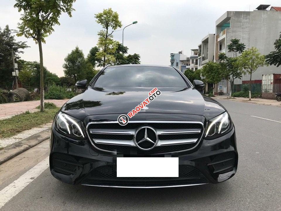 Mercedes E300 AMG mới 99.99%, màu đen, nội thất da bò, sản xuất 2017-0