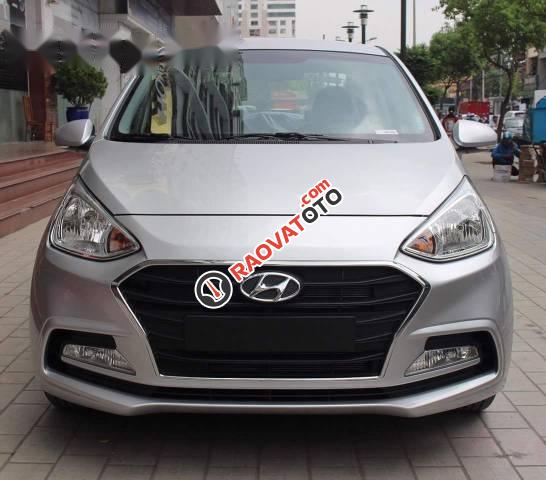 Cần bán xe Hyundai Grand i10 đời 2017, màu bạc-0