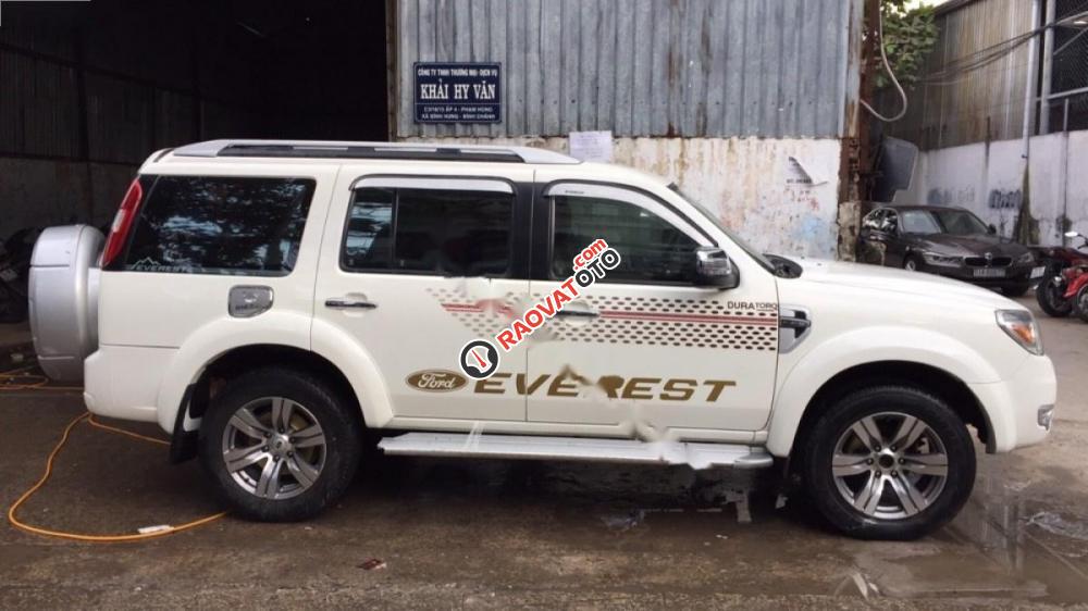 Cần bán gấp Ford Everest Sub sản xuất 2010, màu trắng-7