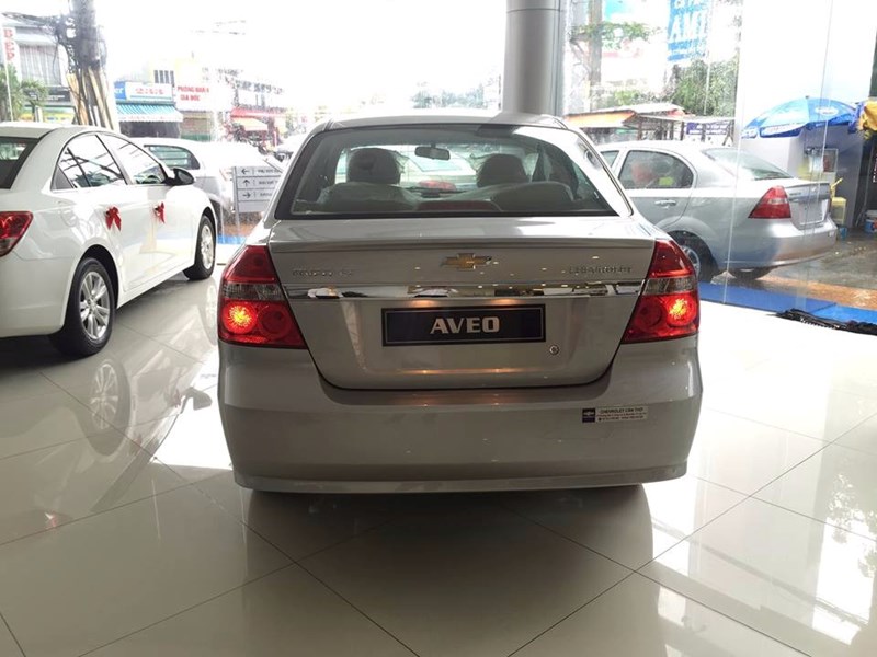 Bán xe Chevrolet Aveo năm 2017, màu bạc, xe nhập -6