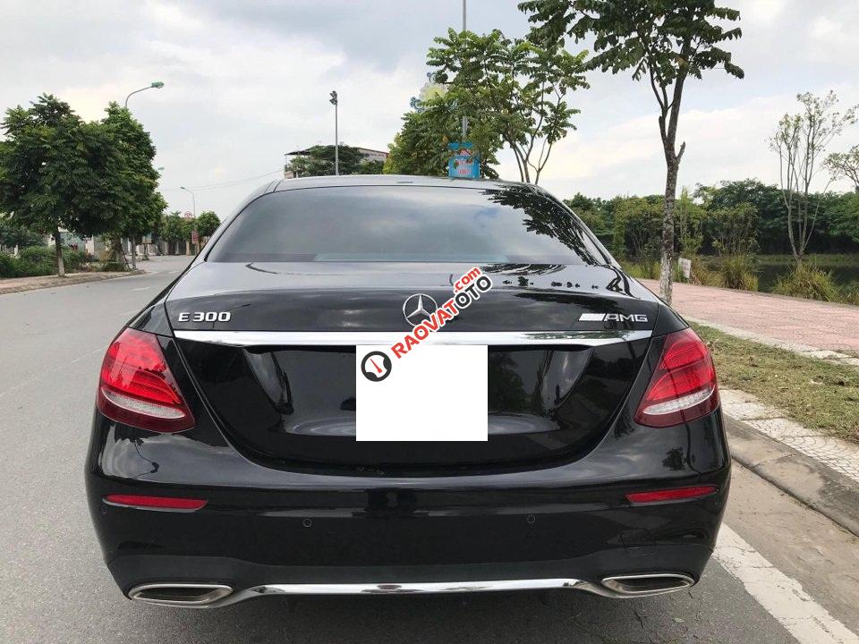 Mercedes E300 AMG mới 99.99%, màu đen, nội thất da bò, sản xuất 2017-10