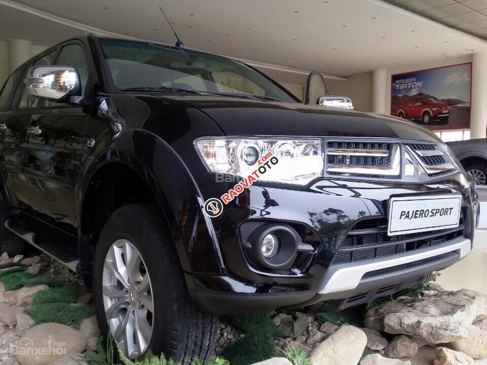 Cần bán xe Mitsubishi Pajero Sport đời 2016, màu đen giá tốt, xe 7 chỗ Pajero Sport tại Đà Nẵng-1