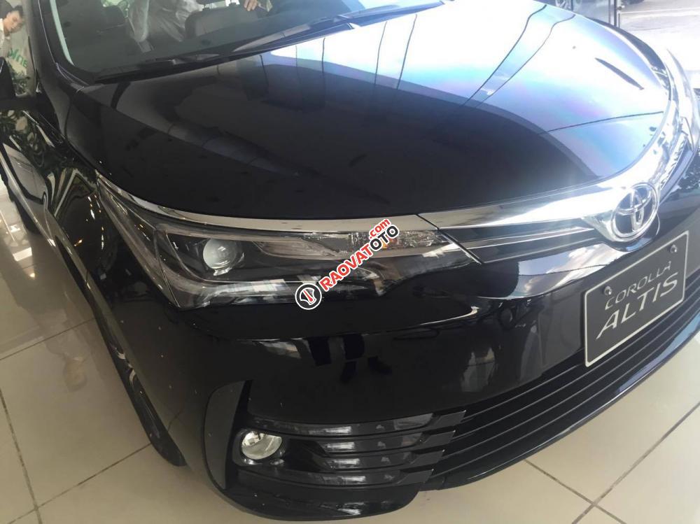 Cần bán Toyota Corolla Altis 1.8G MT đời 2018, màu đen, giảm sâu, hỗ trợ tốt nhất, LH ngay em Hùng 0911404101-5