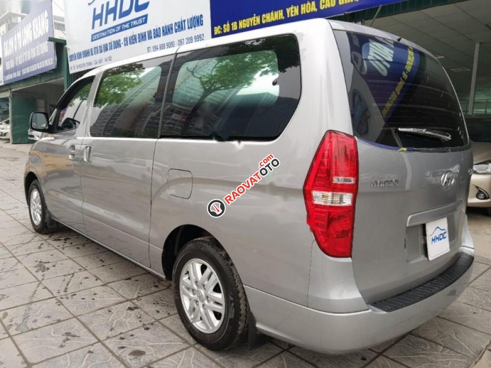 Cần bán xe Hyundai Starex 2.5MT đời 2016, màu bạc, xe nhập, giá tốt-0