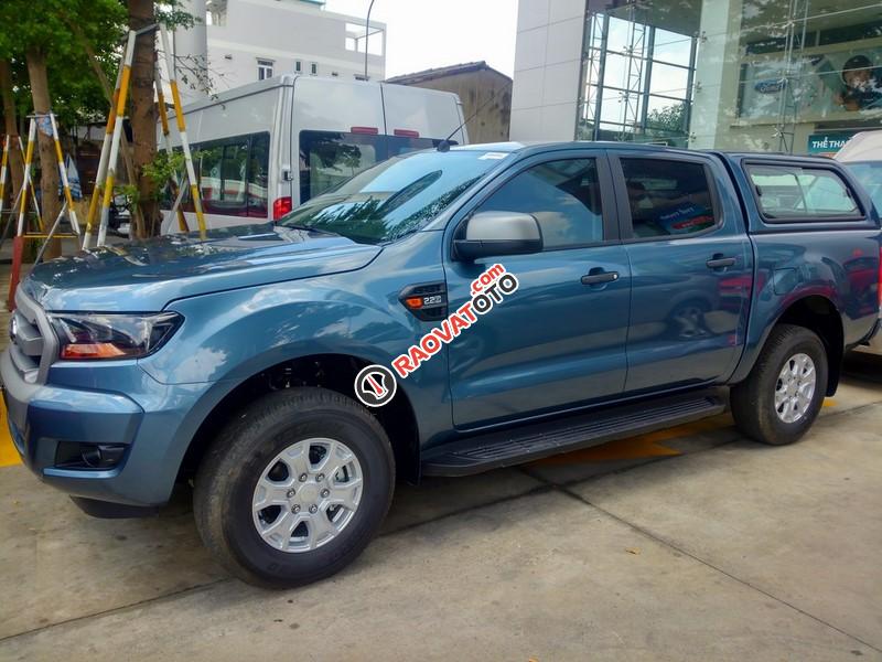 Xe Ford Ranger XLS AT 4x2 đời 2017, tặng nắp thùng nhập Thái+ BH thân xe, LH ngay 0932.356.659-0