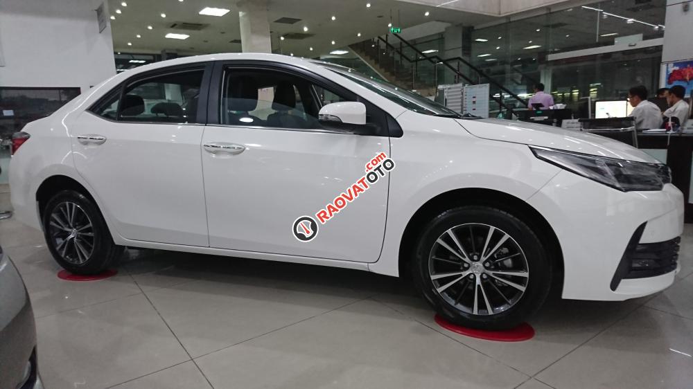 Bán Toyota Altis 2.0V Luxury 2018, đẳng cấp trong phân khúc, an toàn tuyệt đối, sở hữu ngay với 10% trả trước-1