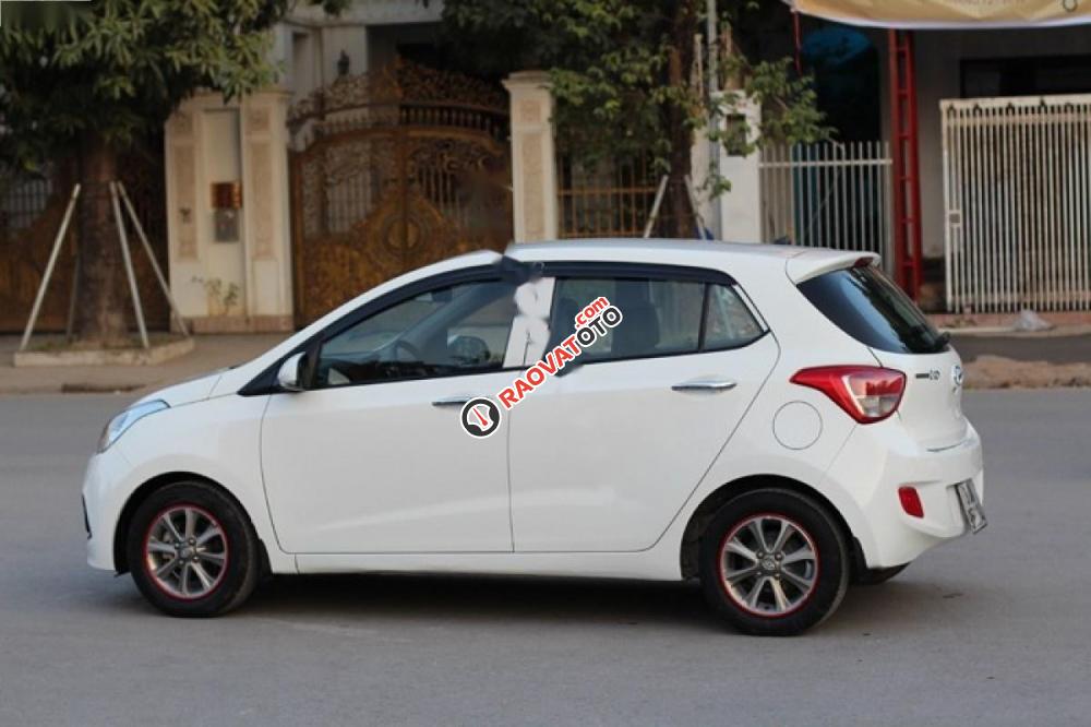 Bán xe Hyundai Grand i10 năm 2015, màu trắng, nhập khẩu chính chủ-0