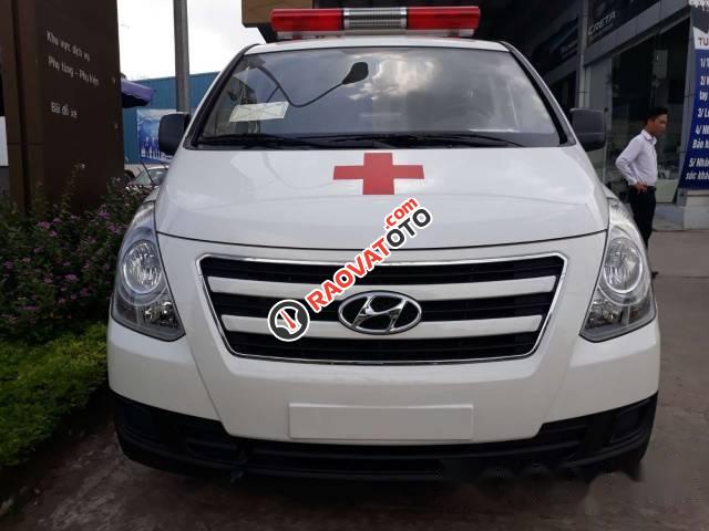 Bán Hyundai Starex đời 2017, màu trắng, nhập khẩu nguyên chiếc, 711tr-0