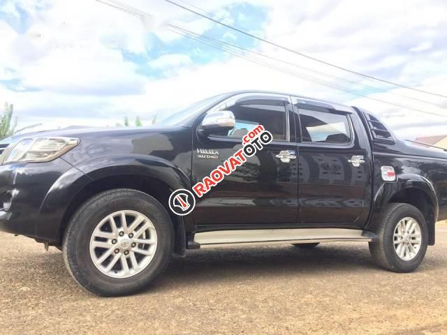 Chính chủ bán Toyota Hilux năm 2014, màu đen-2