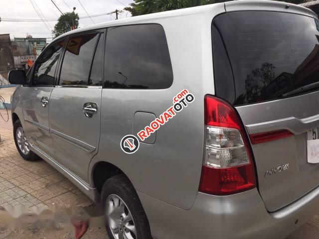 Bán xe Toyota Innova đời 2014, màu bạc, 565 triệu-4