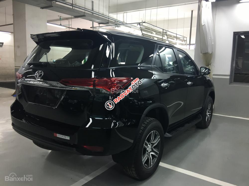 Giao ngay Fortuner máy xăng, 1 cầu, số tự động, giá tốt nhất KV Nghệ - Tĩnh. LH Toyota Vinh 09.1900.5676-4