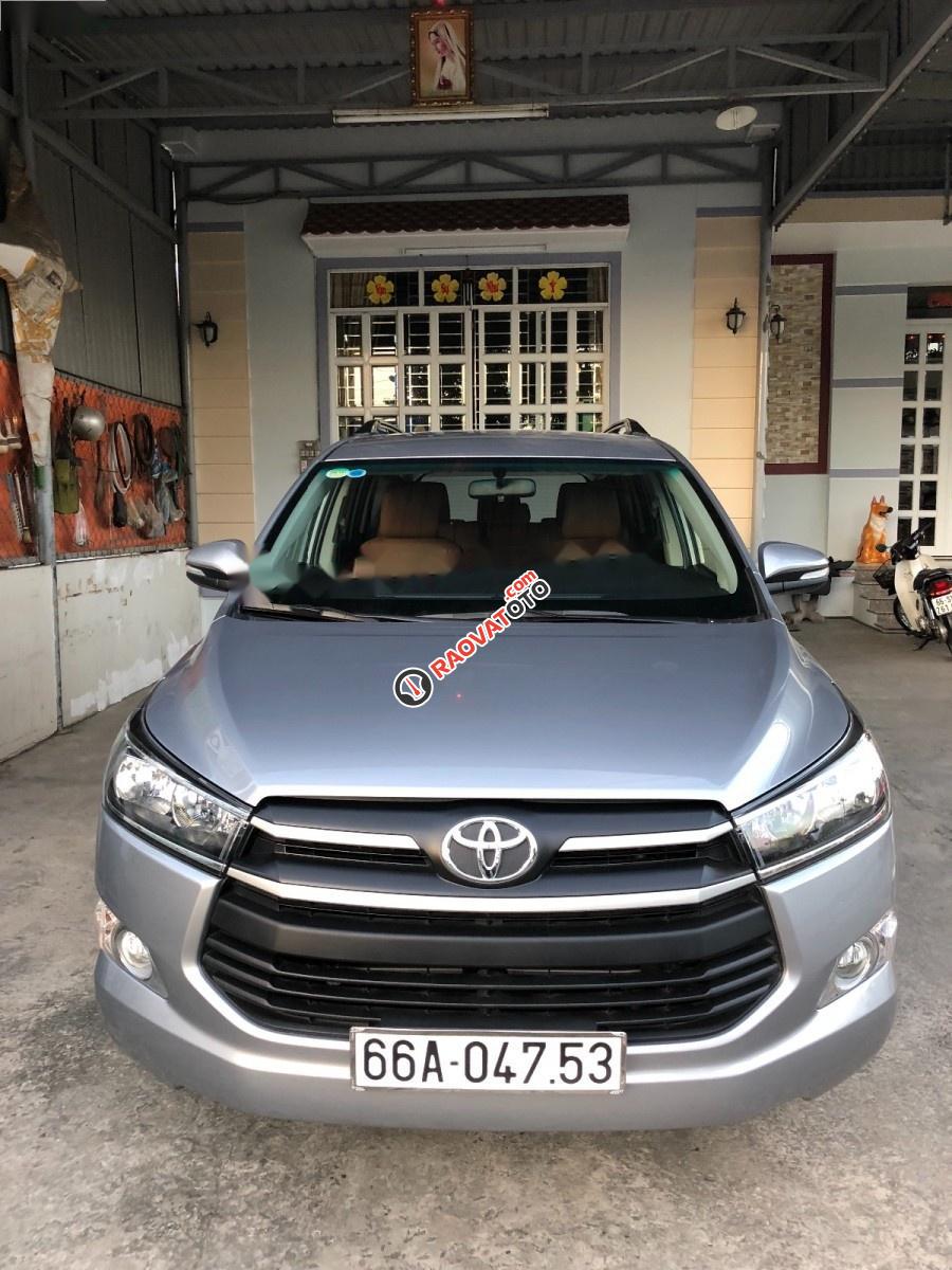 Xe Toyota Innova E đời 2016, màu bạc còn mới-0