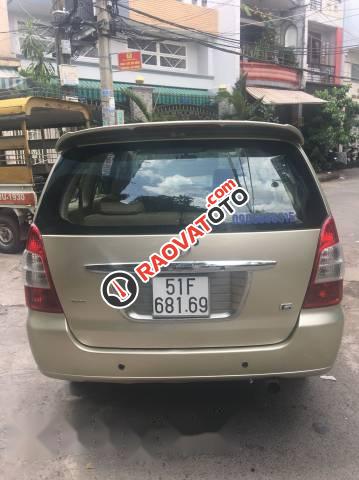 Bán lại xe Toyota Innova G đời 2006, màu bạc, giá 335tr-3