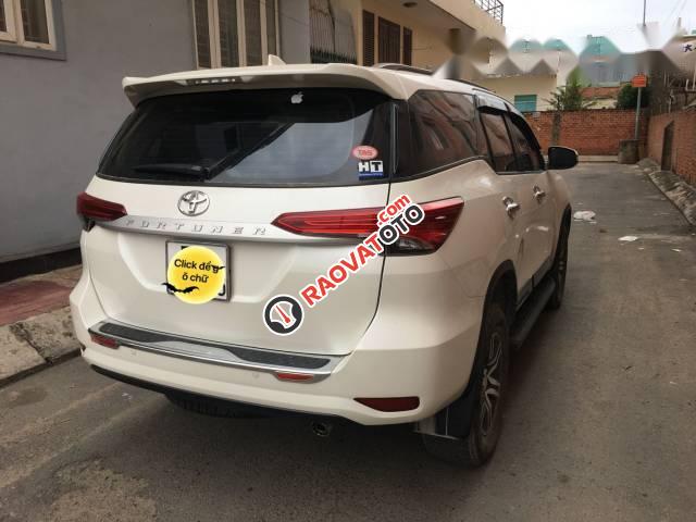 Cần bán Toyota Fortuner MT đời 2017, màu trắng-1