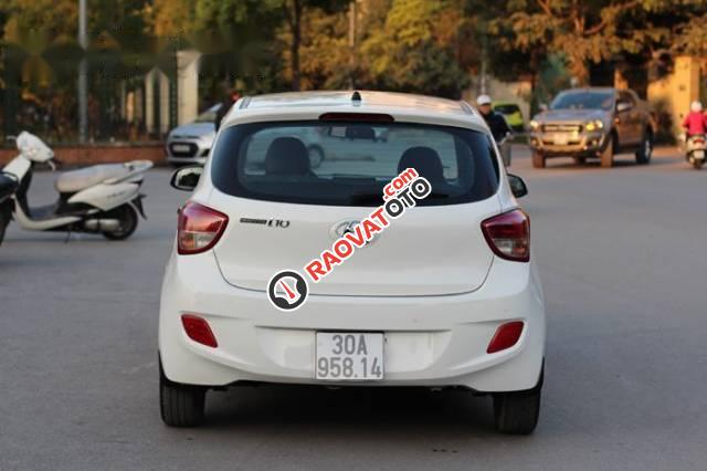 Bán ô tô Hyundai Grand i10 sản xuất 2015, màu trắng-1