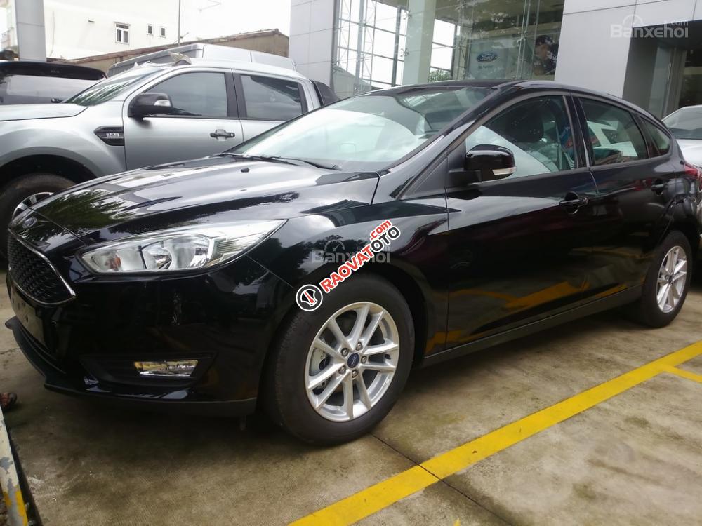 Bán xe Ford Focus, trả trước 132tr có xe mới, vay 90%, đang có ưu đãi lớn-2