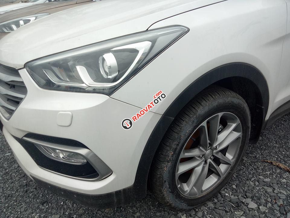 Bán Hyundai Santa Fe 2.4 AT 4WD 2017, màu trắng full dầu, xe mới 100%, hỗ trợ vay 80% nhanh, đơn giản. 0984545919 Cẩm-2