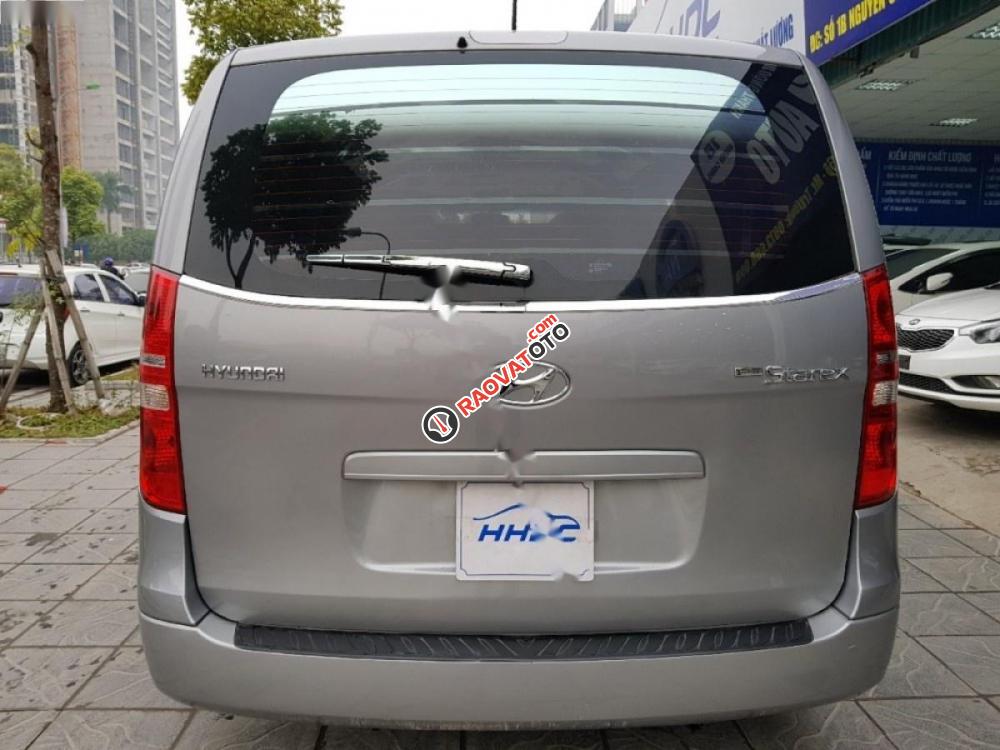 Cần bán xe Hyundai Starex 2.5MT đời 2016, màu bạc, xe nhập, giá tốt-2