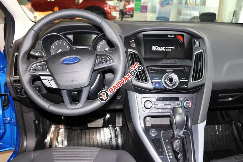 Bán xe ô tô Sài Gòn Ford Focus 1.5L Ecoboost Sport 5 cửa 2018, màu xanh, giá 749 triệu, chưa khuyến mãi-1