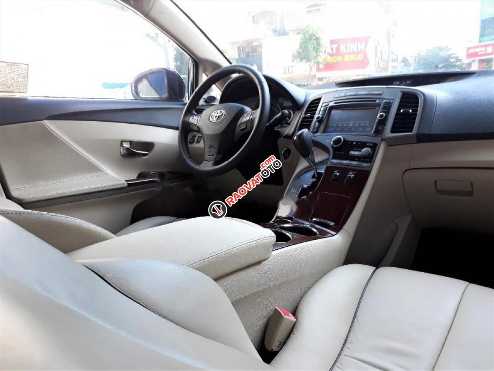 Cần bán xe Toyota Venza 2.7 năm 2009, màu đen, nhập khẩu nguyên chiếc số tự động, giá 820tr-9