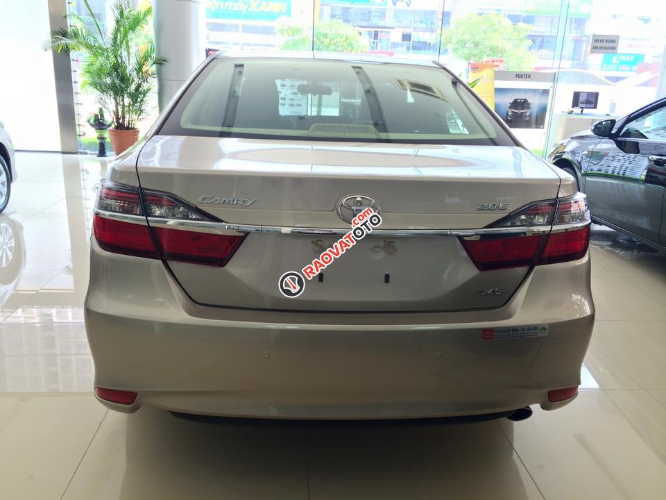 Bán xe Toyota Camry 2.0E đời 2018, xả hàng giá cực tốt, tặng nhiều tiền mặt và phụ kiện-2