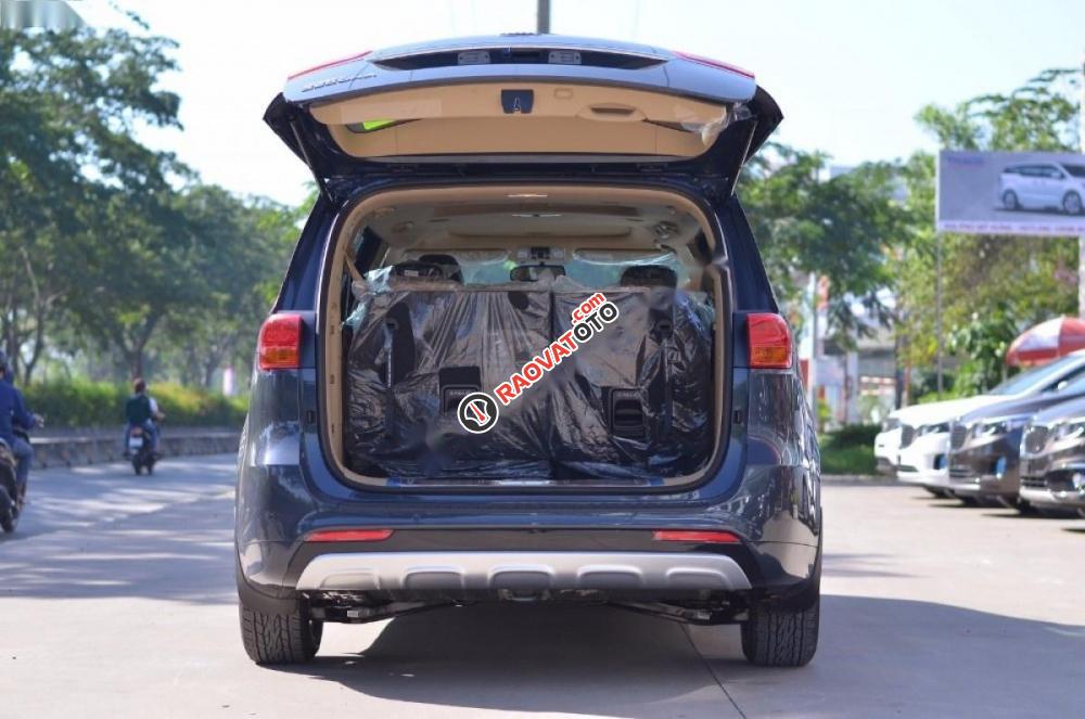 Bán Kia Sedona DATH đời 2017, màu xanh lam-5