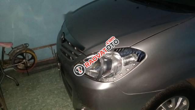 Bán Toyota Innova G đời 2009, màu bạc còn mới-4