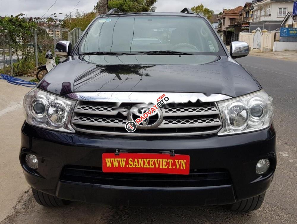 Cần bán gấp Toyota Fortuner 2.5G MT đời 2011, màu đen-0