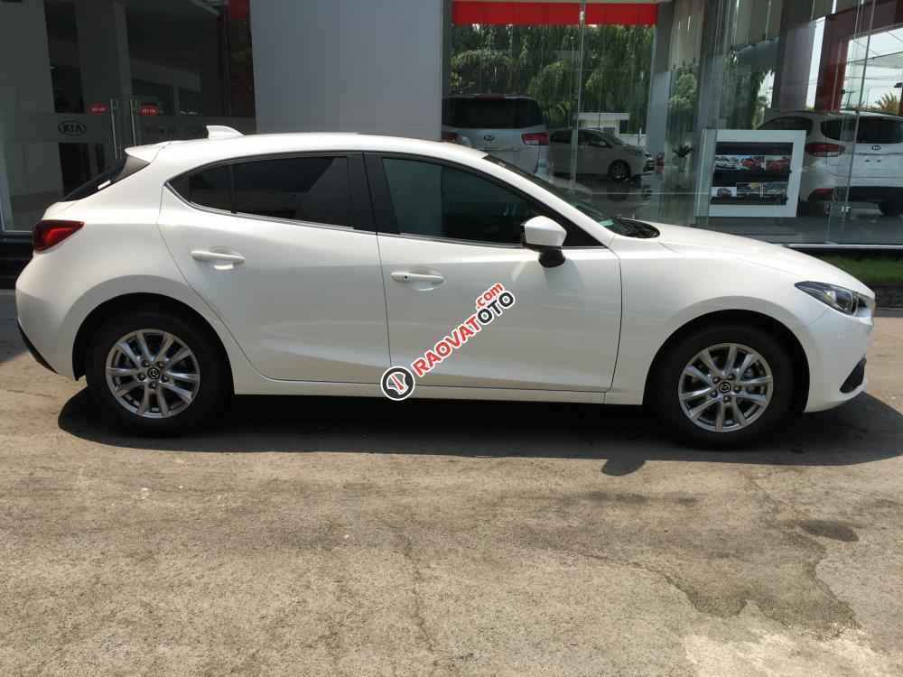 Bán Mazda 3 Hatchback 1.5 đời 2017, màu trắng, liên hệ 0974 312 857 để được tư vấn-2