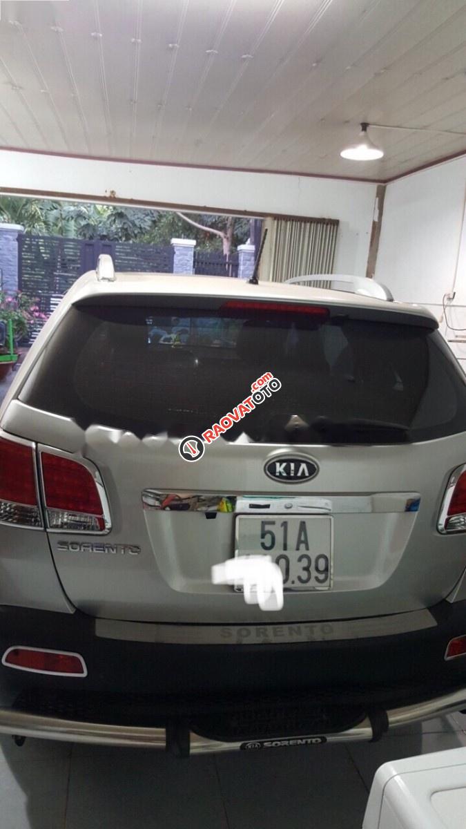 Cần bán lại xe Kia Sorento GAT 2.4L 2WD đời 2013, màu bạc, chính chủ, giá cạnh tranh-1