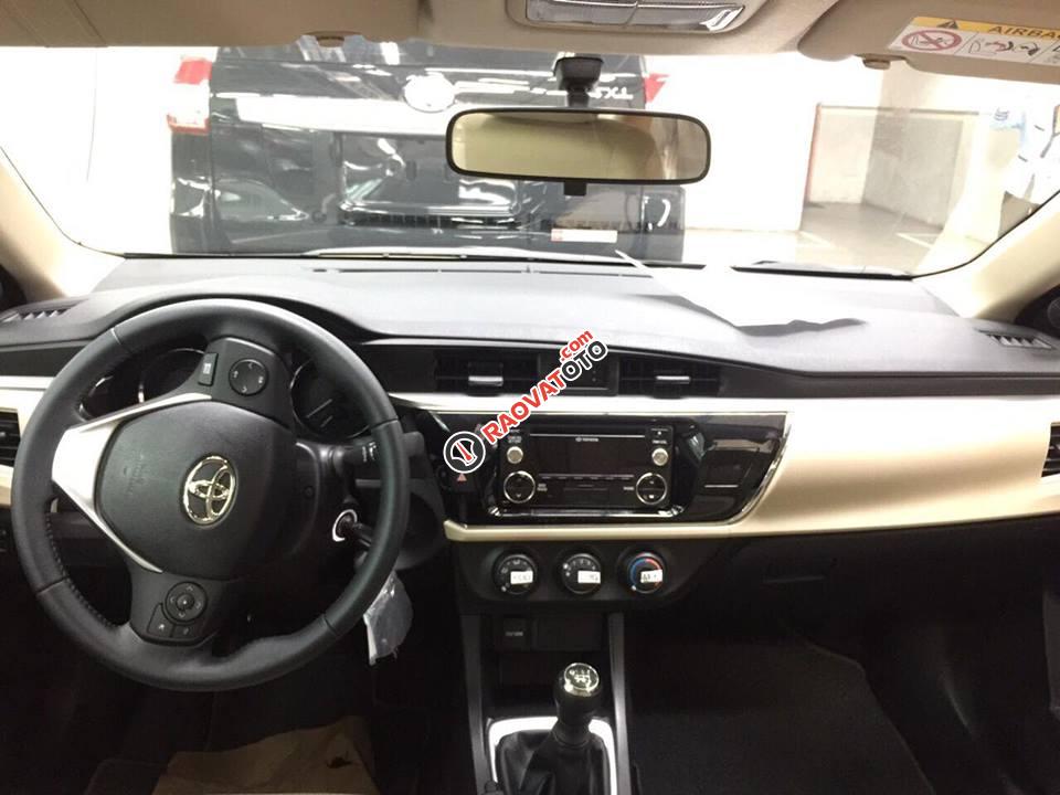 Cần bán xe Toyota Corolla Altis 1.8G MT 2017, màu đen, giá tốt LH 0911404101-3