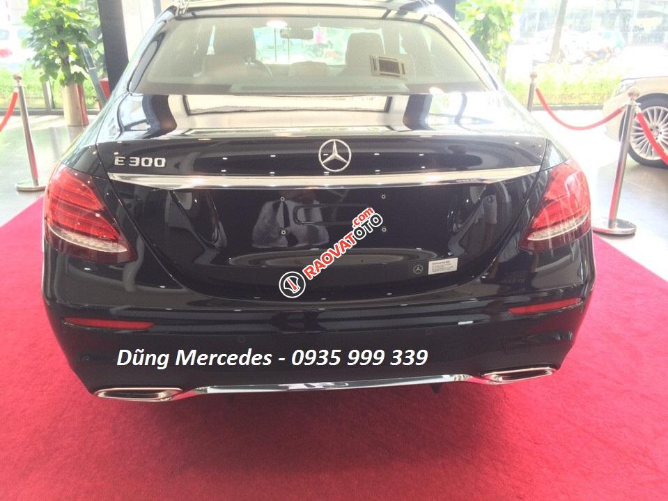 Mercedes-Benz E300 model 2017 giao xe ngay-2