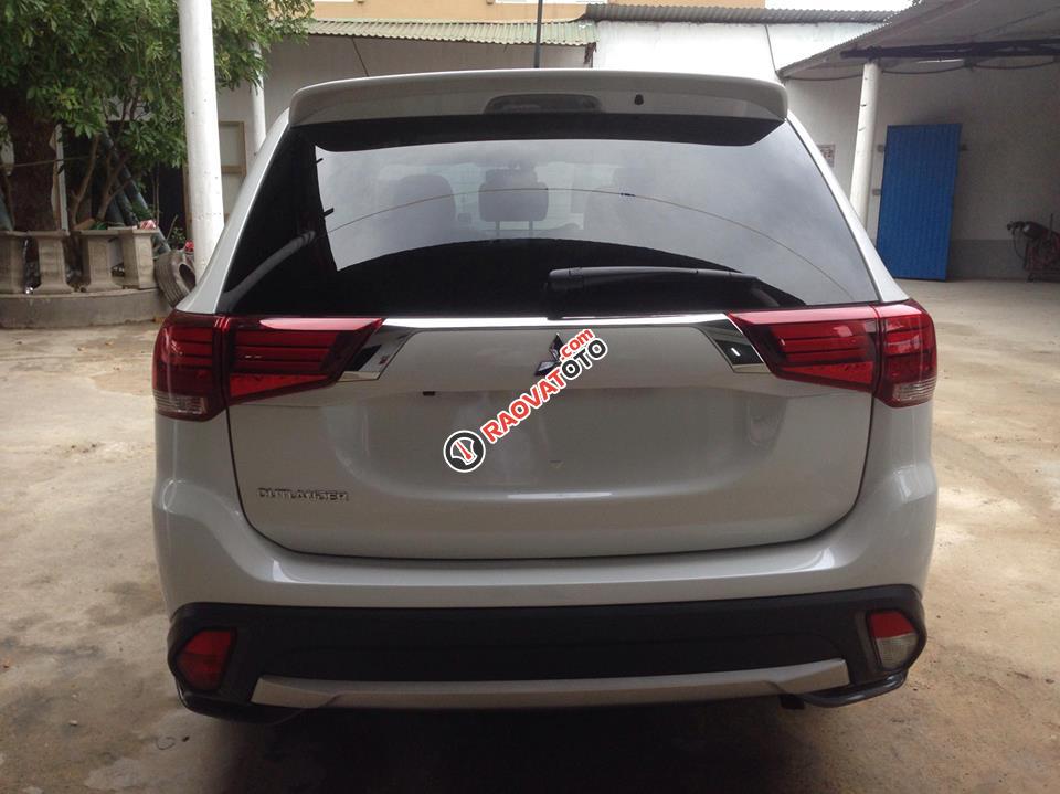 Bán Mitsubishi Outlander All New 2017, xe nhập Nhật, giao xe ngay, đủ màu, liên hệ: 094 667 0103-3