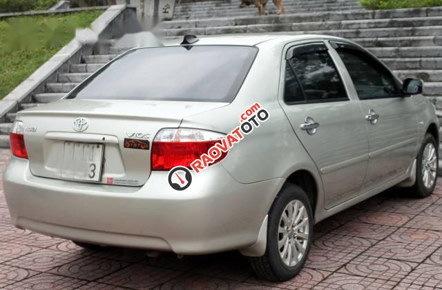 Bán Toyota Vios đời 2006, màu bạc, giá chỉ 250 triệu-0