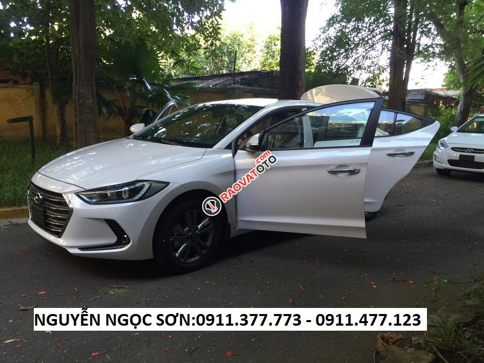 "Mừng xuân 2018" giảm sốc Hyundai Elantra Đà Nẵng, hỗ trợ vay 90%, LH Ngọc Sơn: 0911.377.773-9