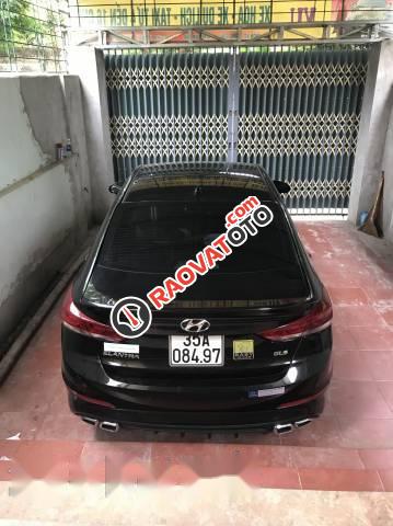 Bán Hyundai Elantra đời 2016, màu đen, 560tr-1