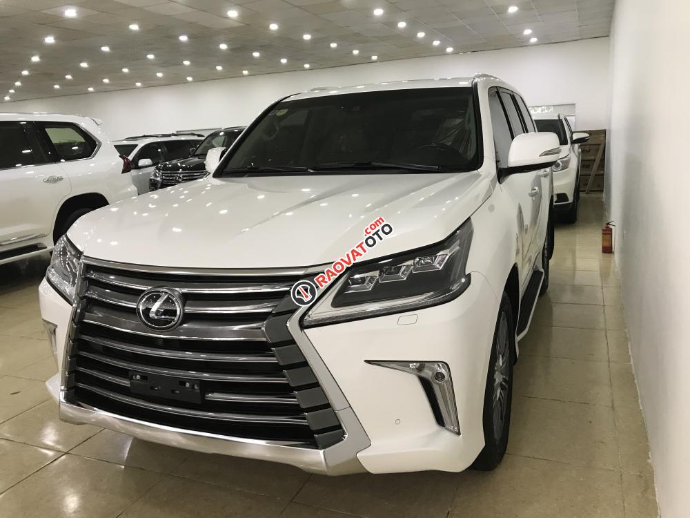 Bán Lexus LX570 sản xuất và đăng ký 2016, xe full options, đi 5000km như mới tinh-1