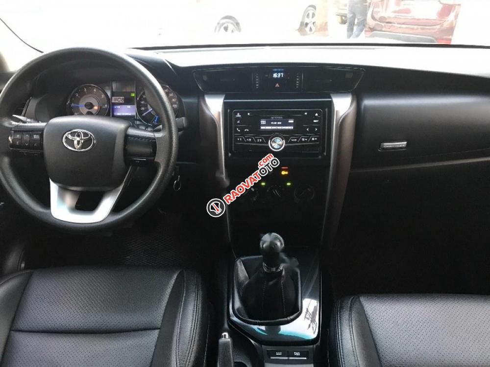 Bán xe Toyota Fortuner 2.4MT đời 2016, màu trắng, nhập khẩu-4